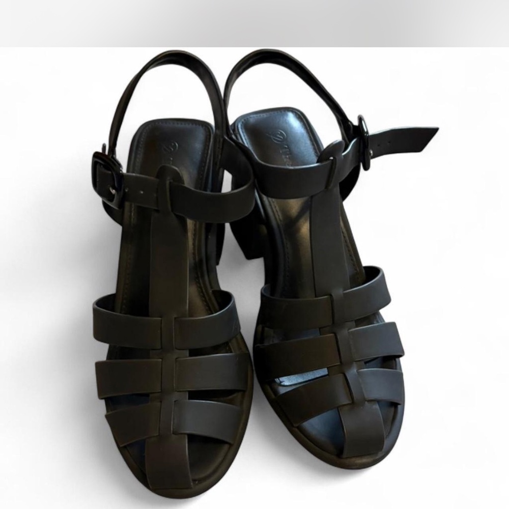 Iconic 90s Matte‎ Black Heeled Fisherman Sandals - Picture 8 of 8